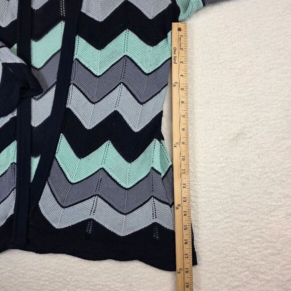 Teaberry Blue,Gray And White Chevron Cardigan Sweater Size Large - Picture 10 of 13